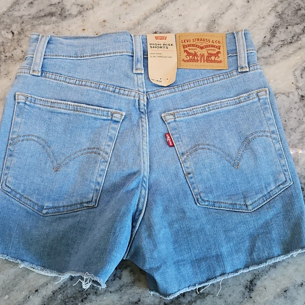 Levi’s Shorts 24 Denim Jean High Rise Waist Raw Hem Womens Light Wash Boho NWT